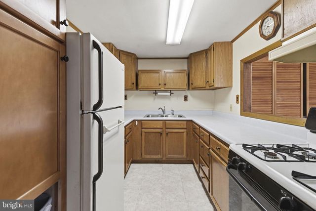 2411 POPLAR RD, Baltimore, MD 21221