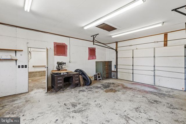 2411 POPLAR RD, Baltimore, MD 21221