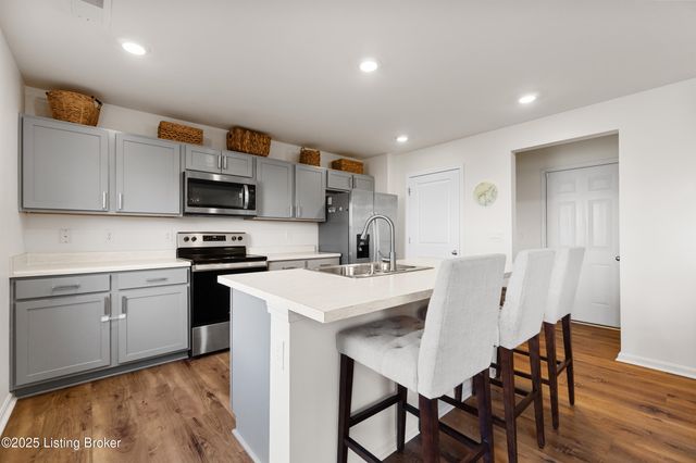 77 Maidie Ln, Shelbyville, KY 40065