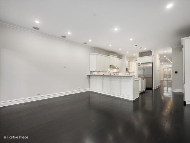 1633 N Wolcott Avenue, Chicago, IL 60622