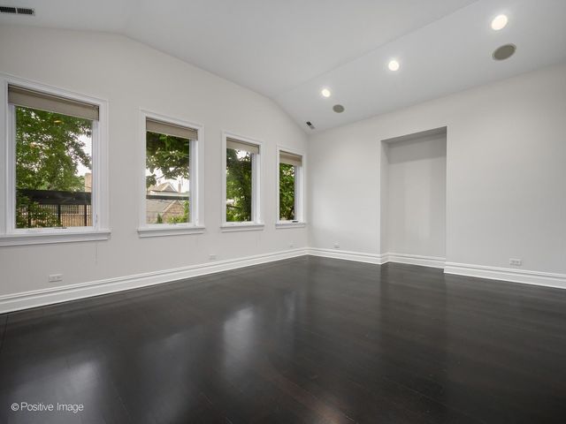 1633 N Wolcott Avenue, Chicago, IL 60622