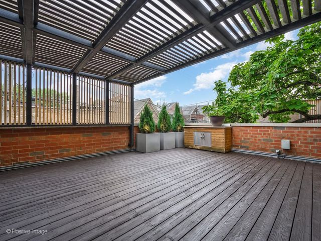 1633 N Wolcott Avenue, Chicago, IL 60622