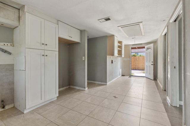 7402 Providence Ave, Austin, TX 78752