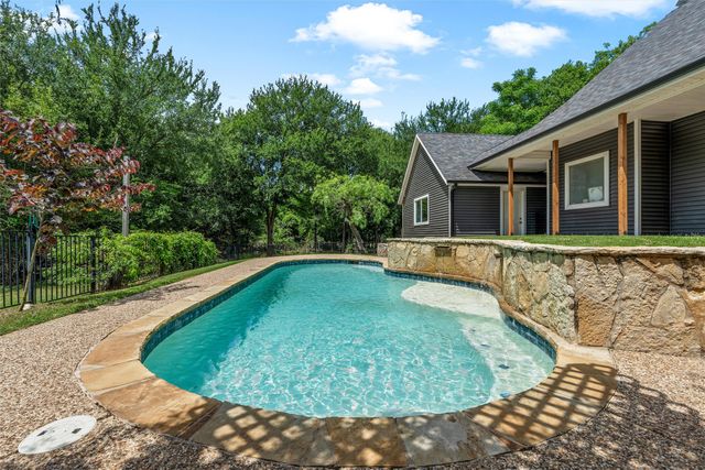 1561 Whitecrest Drive, Whitney, TX 76692