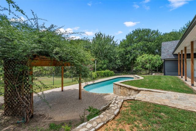 1561 Whitecrest Drive, Whitney, TX 76692