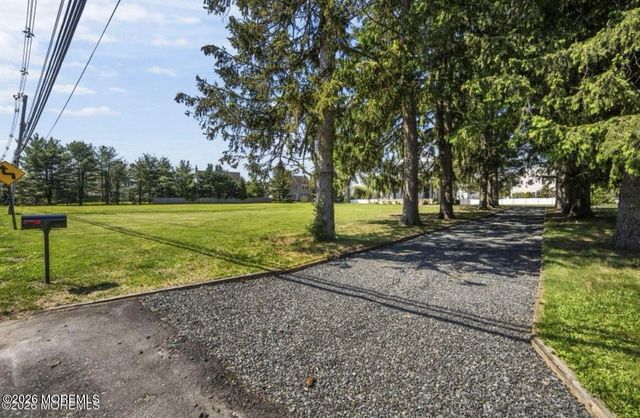 194 Fort Plains Road, Howell, NJ 07731