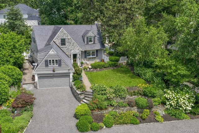 6 Janssen Drive, Manhasset, NY 11030