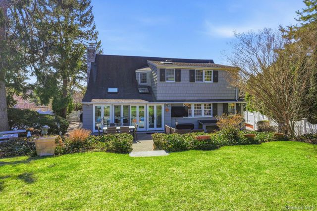 6 Janssen Drive, Manhasset, NY 11030