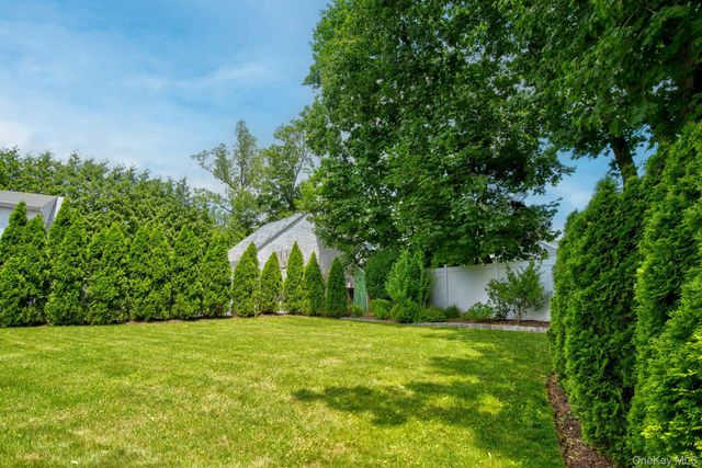 6 Janssen Drive, Manhasset, NY 11030