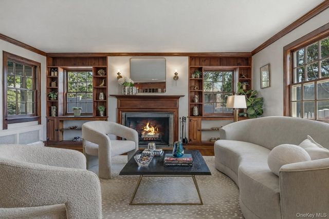 6 Janssen Drive, Manhasset, NY 11030