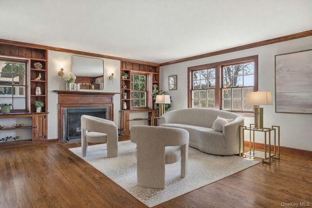 6 Janssen Drive, Manhasset, NY 11030