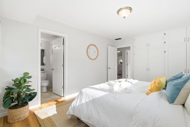 1747 Walnut Drive, Mountain View, CA 94040