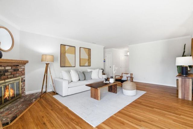 1747 Walnut Drive, Mountain View, CA 94040