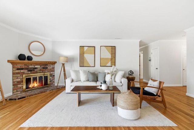 1747 Walnut Drive, Mountain View, CA 94040