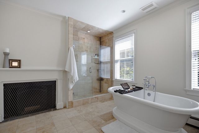 149a Bishop Allen Drive A, Cambridge, MA 02139