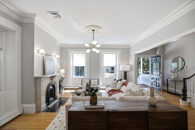 149a Bishop Allen Drive A, Cambridge, MA 02139