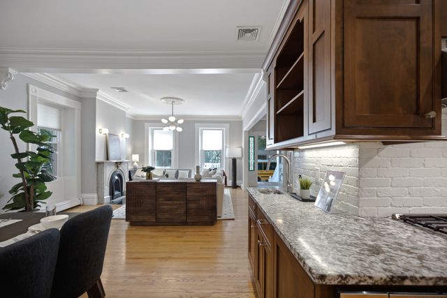 149a Bishop Allen Drive A, Cambridge, MA 02139