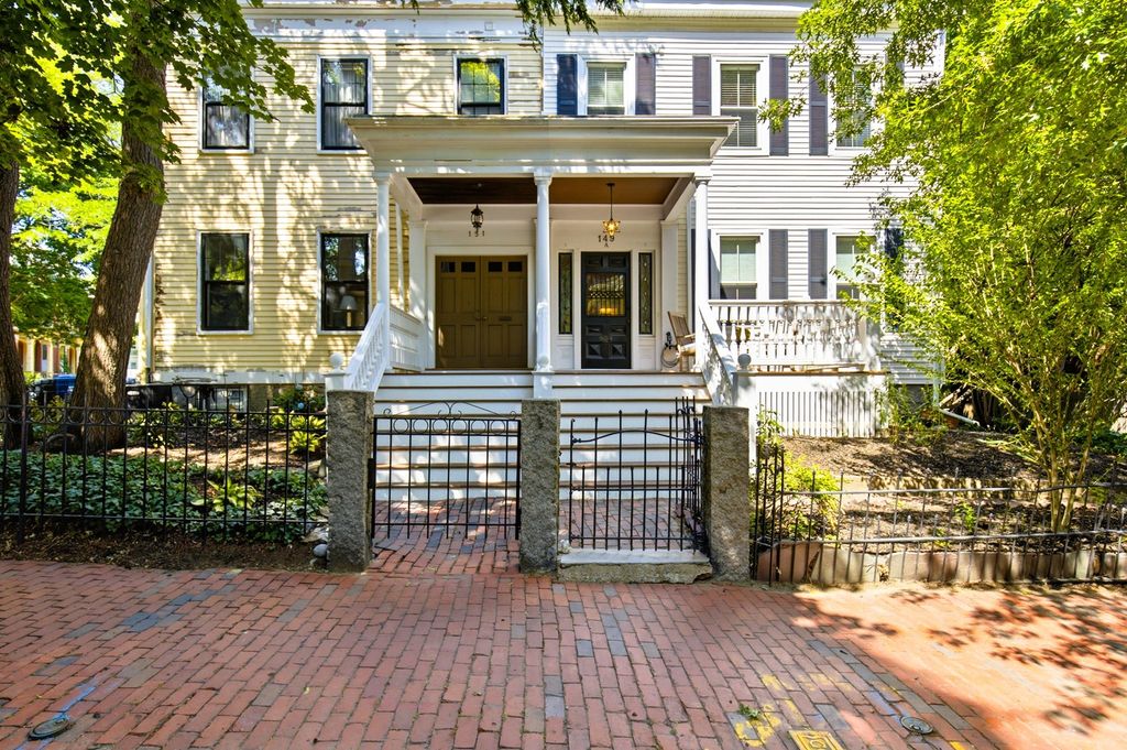 149a Bishop Allen Drive A, Cambridge, MA 02139