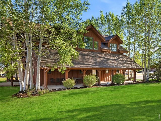 15383 E County Line Rd, Berthoud, CO 80513