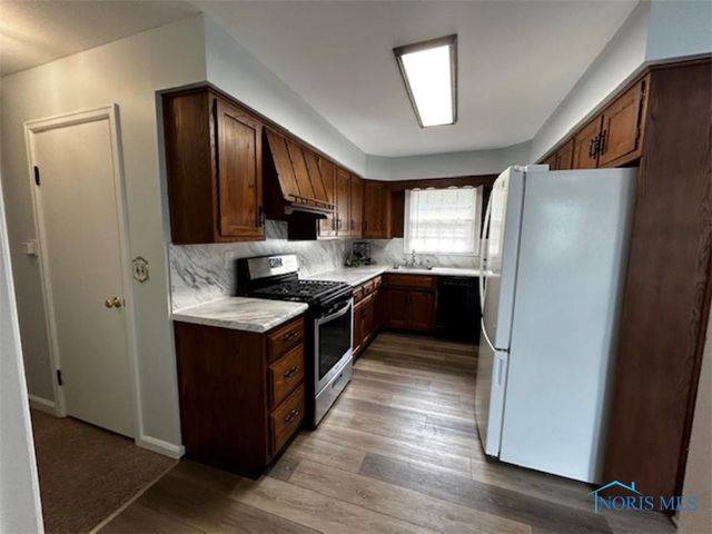 817 Oakwood Avenue, Bryan, OH 43506