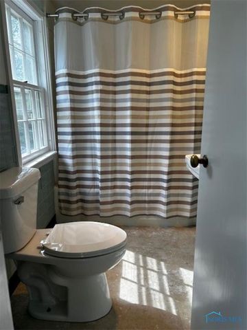 817 Oakwood Avenue, Bryan, OH 43506