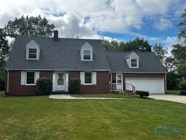 817 Oakwood Avenue, Bryan, OH 43506