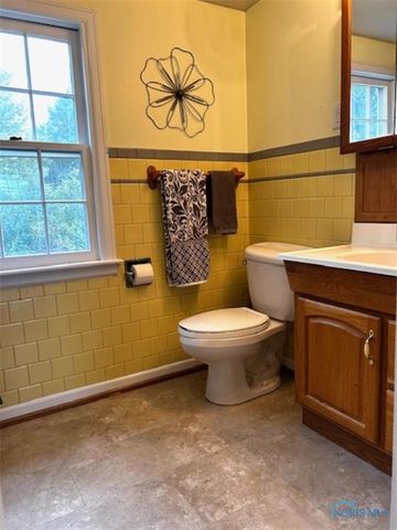 817 Oakwood Avenue, Bryan, OH 43506