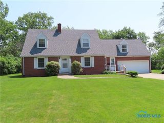 817 Oakwood Avenue, Bryan, OH 43506