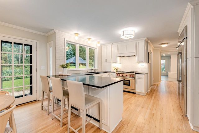 20735 Bartlett DRIVE, Brookfield, WI 53045