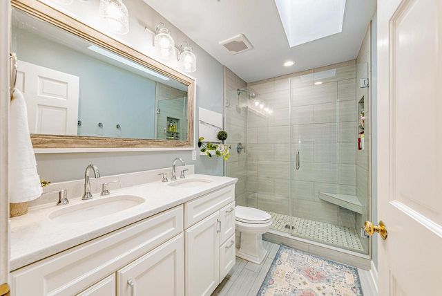 20735 Bartlett DRIVE, Brookfield, WI 53045