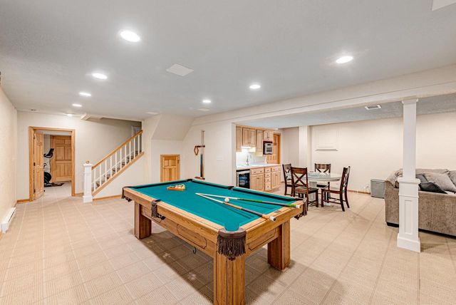 20735 Bartlett DRIVE, Brookfield, WI 53045