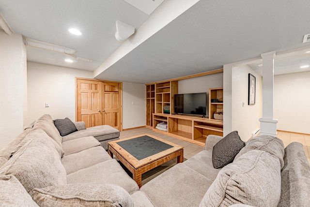 20735 Bartlett DRIVE, Brookfield, WI 53045