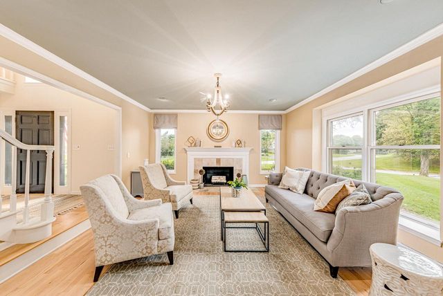 20735 Bartlett DRIVE, Brookfield, WI 53045