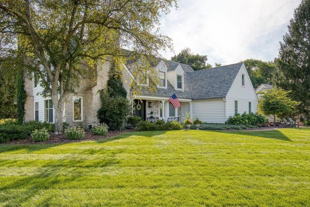 20735 Bartlett DRIVE, Brookfield, WI 53045