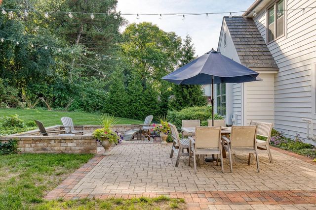 20735 Bartlett DRIVE, Brookfield, WI 53045