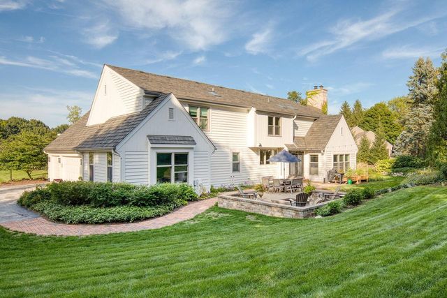 20735 Bartlett DRIVE, Brookfield, WI 53045