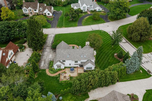 20735 Bartlett DRIVE, Brookfield, WI 53045