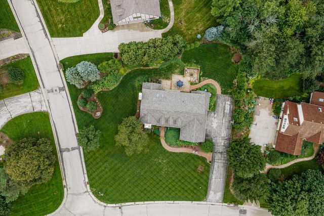 20735 Bartlett DRIVE, Brookfield, WI 53045