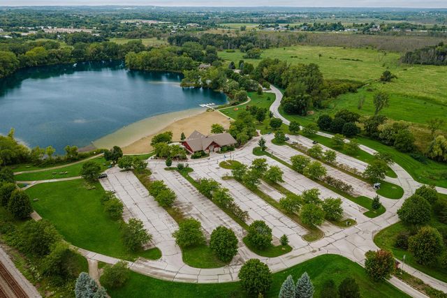 20735 Bartlett DRIVE, Brookfield, WI 53045
