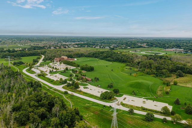 20735 Bartlett DRIVE, Brookfield, WI 53045