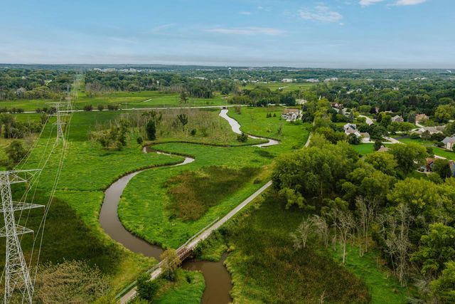 20735 Bartlett DRIVE, Brookfield, WI 53045