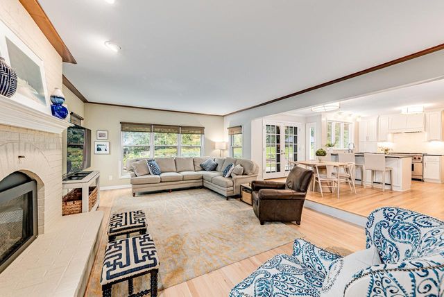 20735 Bartlett DRIVE, Brookfield, WI 53045
