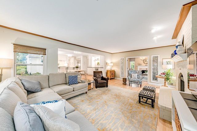 20735 Bartlett DRIVE, Brookfield, WI 53045
