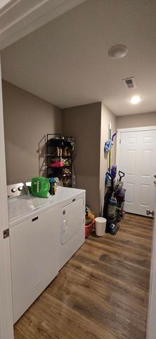 123 BARKLEY ST, Clark, MO 65243