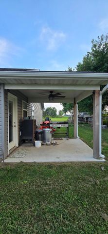 123 BARKLEY ST, Clark, MO 65243