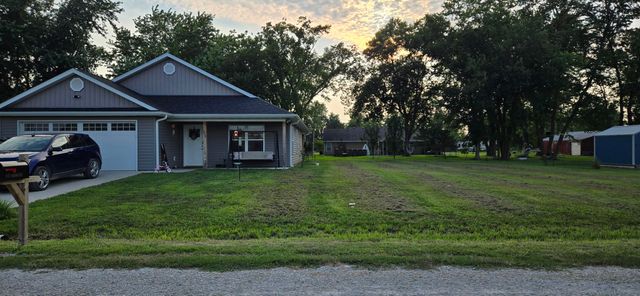 123 BARKLEY ST, Clark, MO 65243