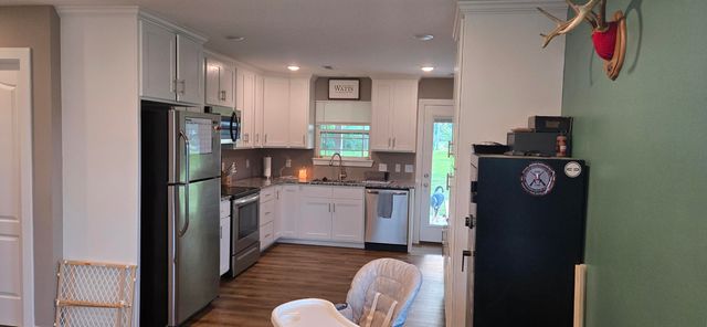 123 BARKLEY ST, Clark, MO 65243