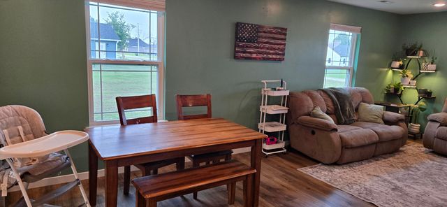 123 BARKLEY ST, Clark, MO 65243