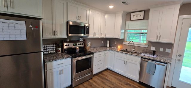 123 BARKLEY ST, Clark, MO 65243