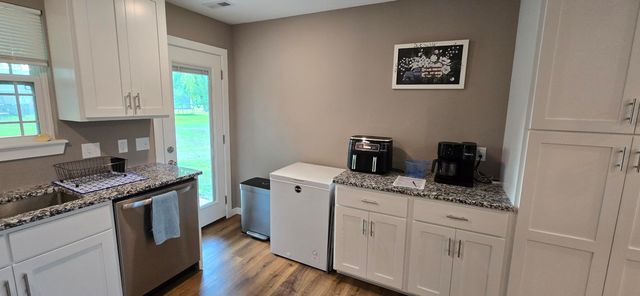 123 BARKLEY ST, Clark, MO 65243